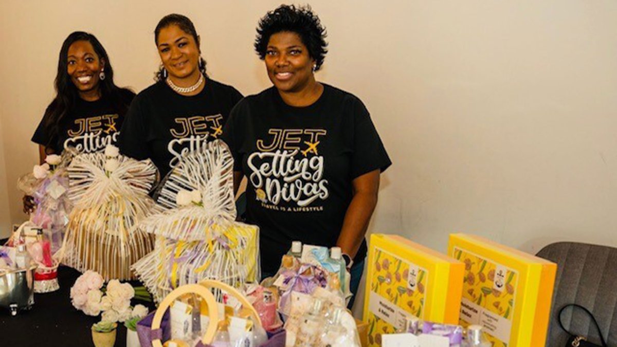 Dallas Friends Head for Uvalde to Support Librarians - Vimarsana News