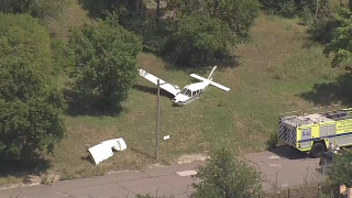 A single-engine plane crashed Tuesday afternoon in Fort Worth.