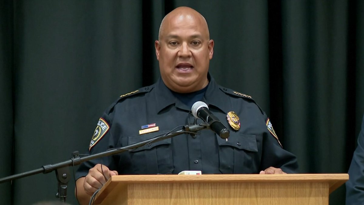 Uvalde School Police Chief on Leave After Mass Shooting – NBC 5 Dallas ...