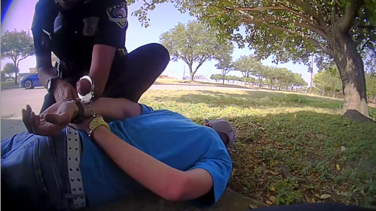 North Texas Police Rookie Arrests Suspected Car Thief – NBC 5 Dallas-Fort Worth - Vimarsana News