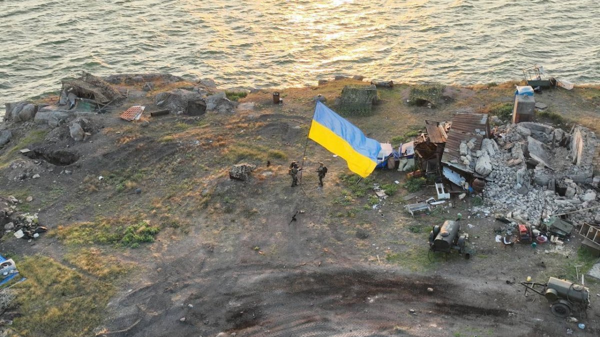 Ukraine Says Retaking of Snake Island Shows Kyiv 'Cannot Be Broken'; Russia Hits Out at West at G-20 – NBC 5 Dallas-Fort Worth - Vimarsana News