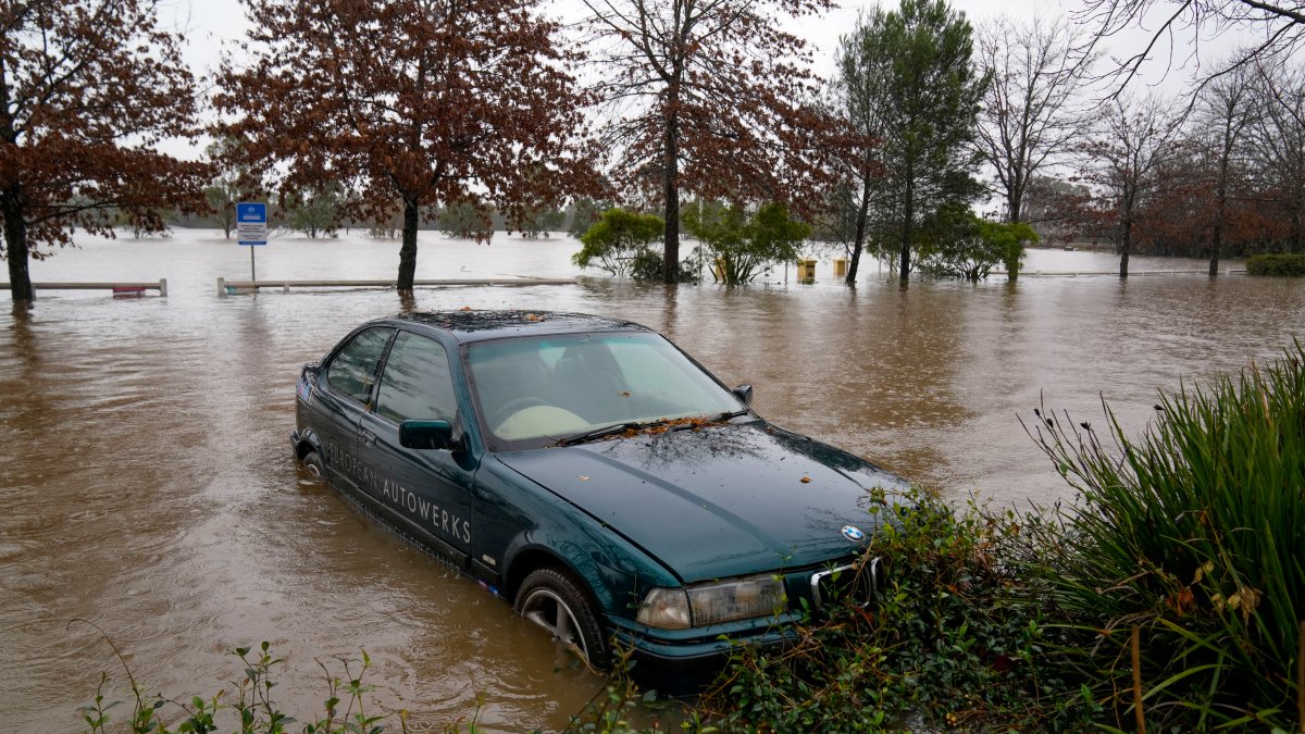 3 Feet of Rain Causes More Than 30,000 Sydney Residents to Face Evacuation - Vimarsana News