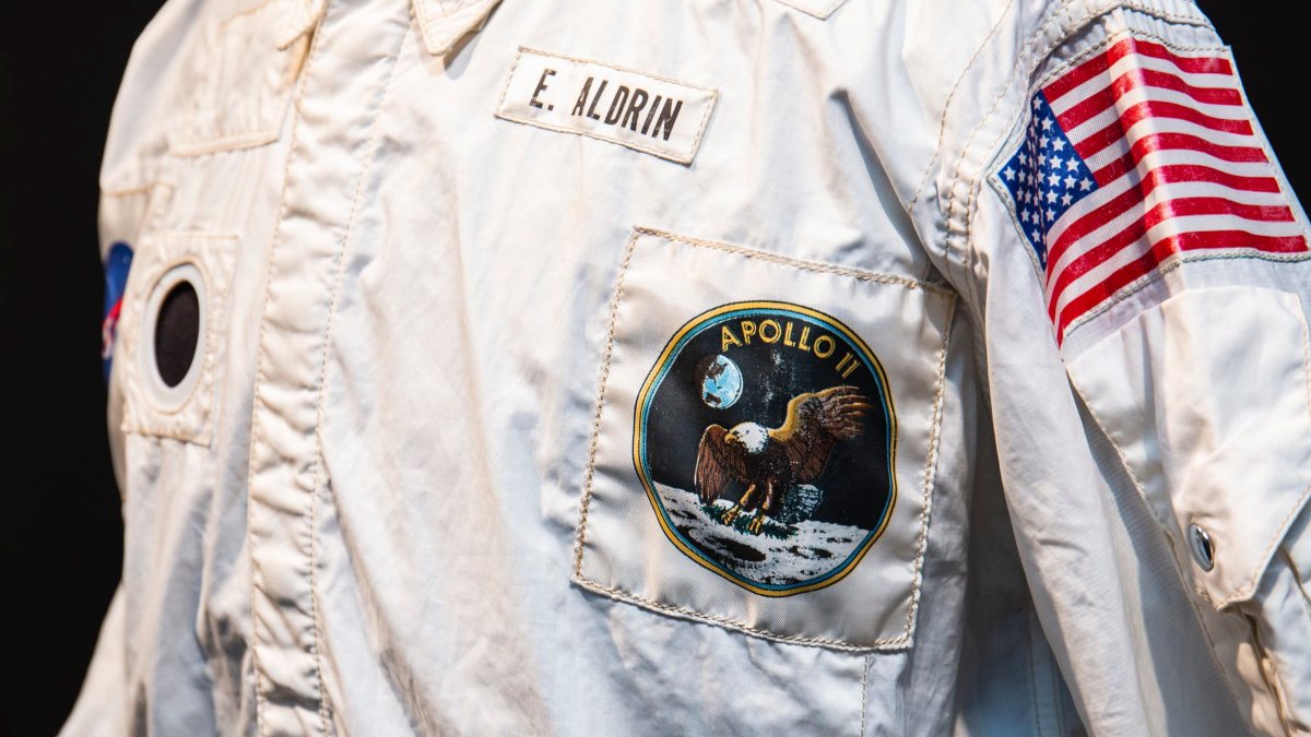Buzz Aldrin Flight-to-Moon Jacket Sells at Auction for $2.8M – NBC 5 Dallas-Fort Worth - Vimarsana News