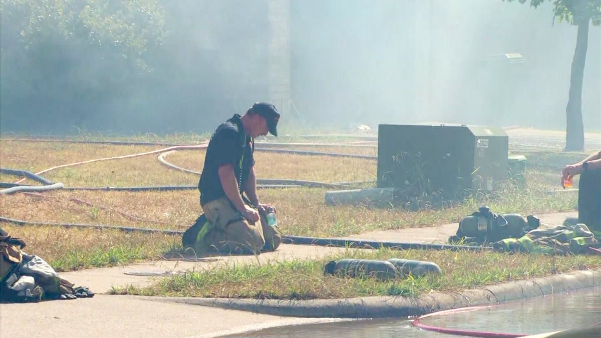 बाल्च स्प्रिंग्स घास की आग से कई घर जले, निकासी जारी – एनबीसी 5 डलास-फोर्ट वर्थ