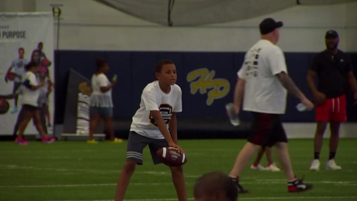 Hundreds of Student-Athletes Keep Cool at Camp Exposure in Dallas