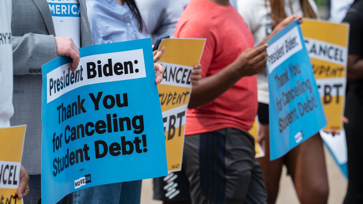 Education Dept Exploring Strategies to Help 5 Million 'Overlooked Borrowers' Excluded From Student Loan Forgiveness – NBC 5 Dallas-Fort Worth - Vimarsana News