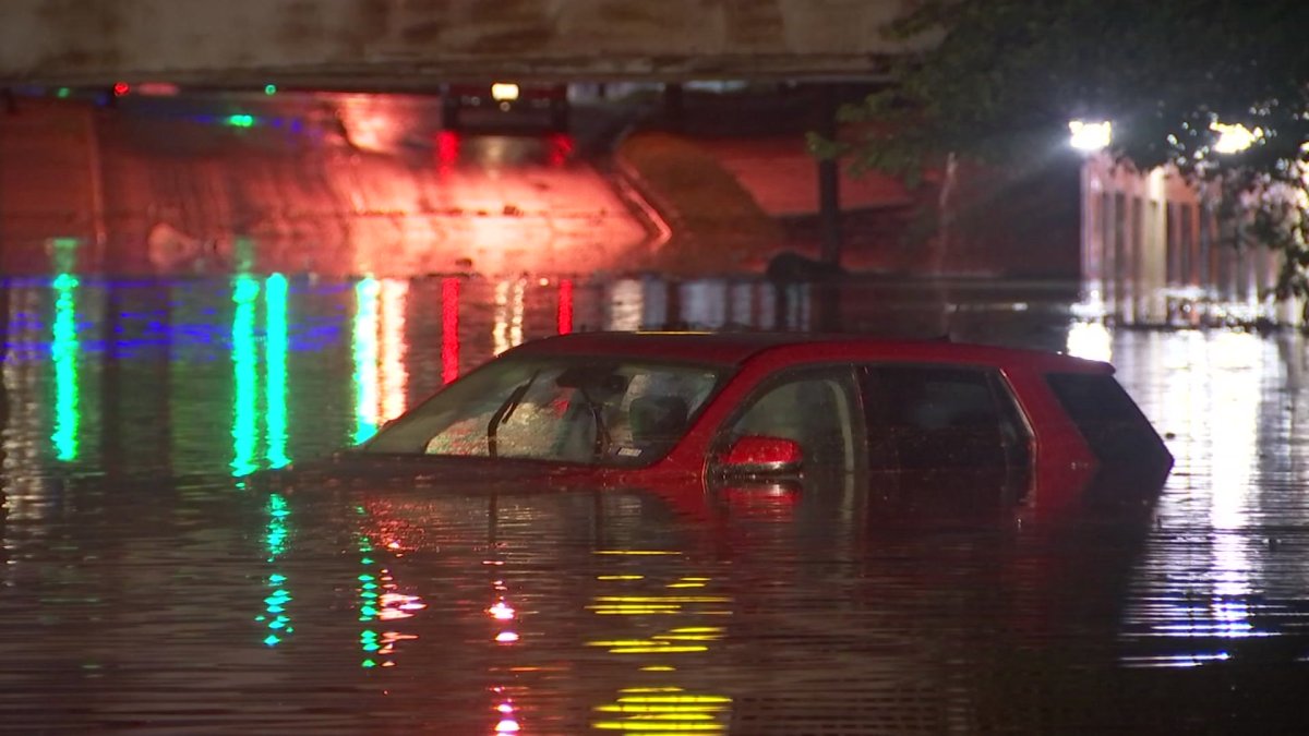 Dallas Drivers Rescued From Flooded Cars After Flash Flooding – NBC 5 Dallas-Fort Worth