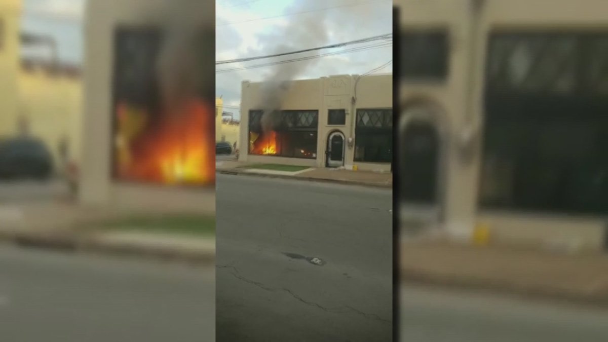 Dallas Business Catches Fire After Flood, Cleanup Continues – NBC 5 Dallas-Fort Worth - Vimarsana News