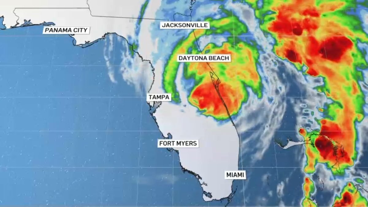 Ian Batters Florida With Life-Threatening Storm Surge, Winds, Flooding – NBC 5 Dallas-Fort Worth - Vimarsana News