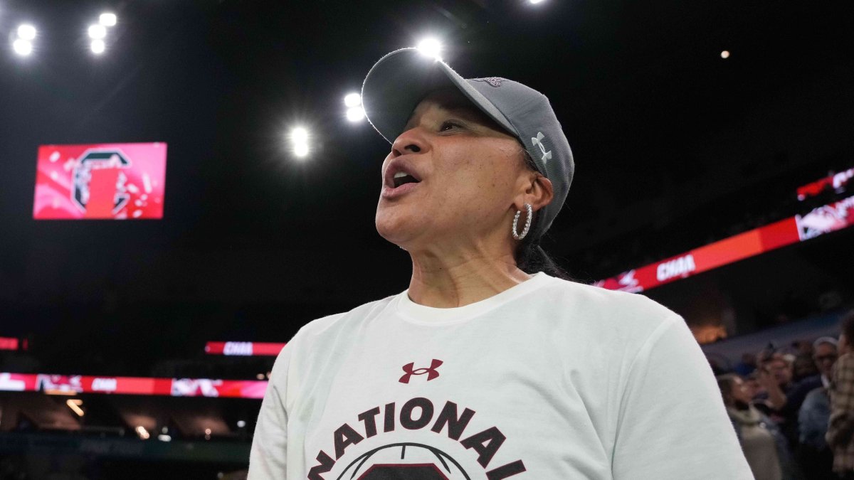 Dawn Staley tackles issues on and off the court