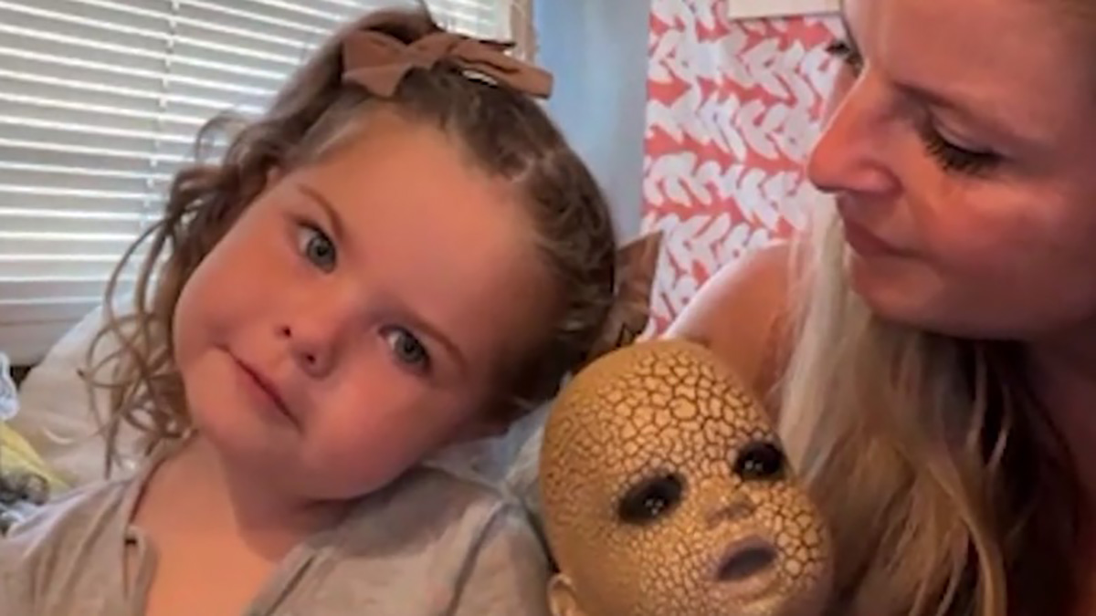 ‘I'm Its Momma. It Needs Me': Toddler Goes Viral for Friendship With
Creepy Doll