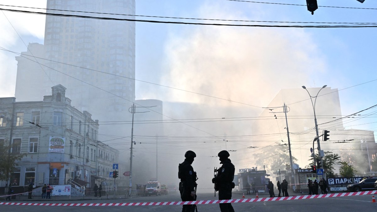 Explosions Reported in Cities Across Ukraine; Zelenskyy Urges Troops to Take More Russian Prisoners - Vimarsana News