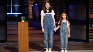 Amy, left, and Marlo Leinbach pitch their children’s tool company Big Bee Little Bee on ABC’s “Shark Tank.”