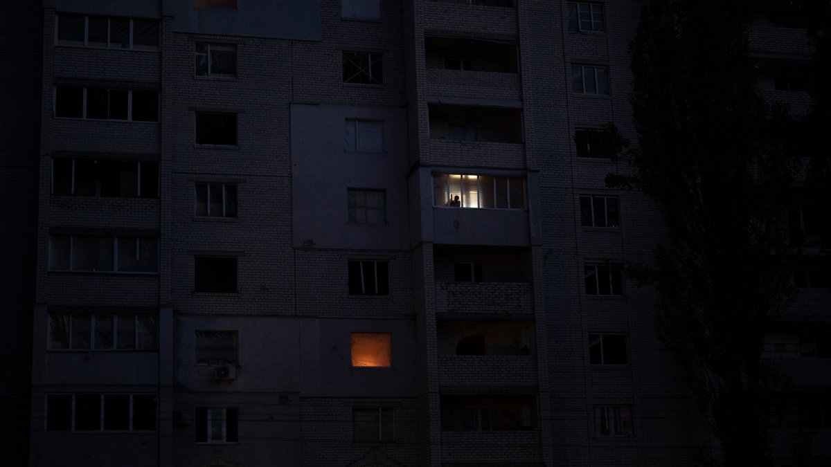 'Massive' Strike Knocks Out Power For 100,000s in Ukraine – NBC 5 Dallas-Fort Worth - Vimarsana News