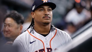 Astros pitchers flash postseason hair extensions, Sports