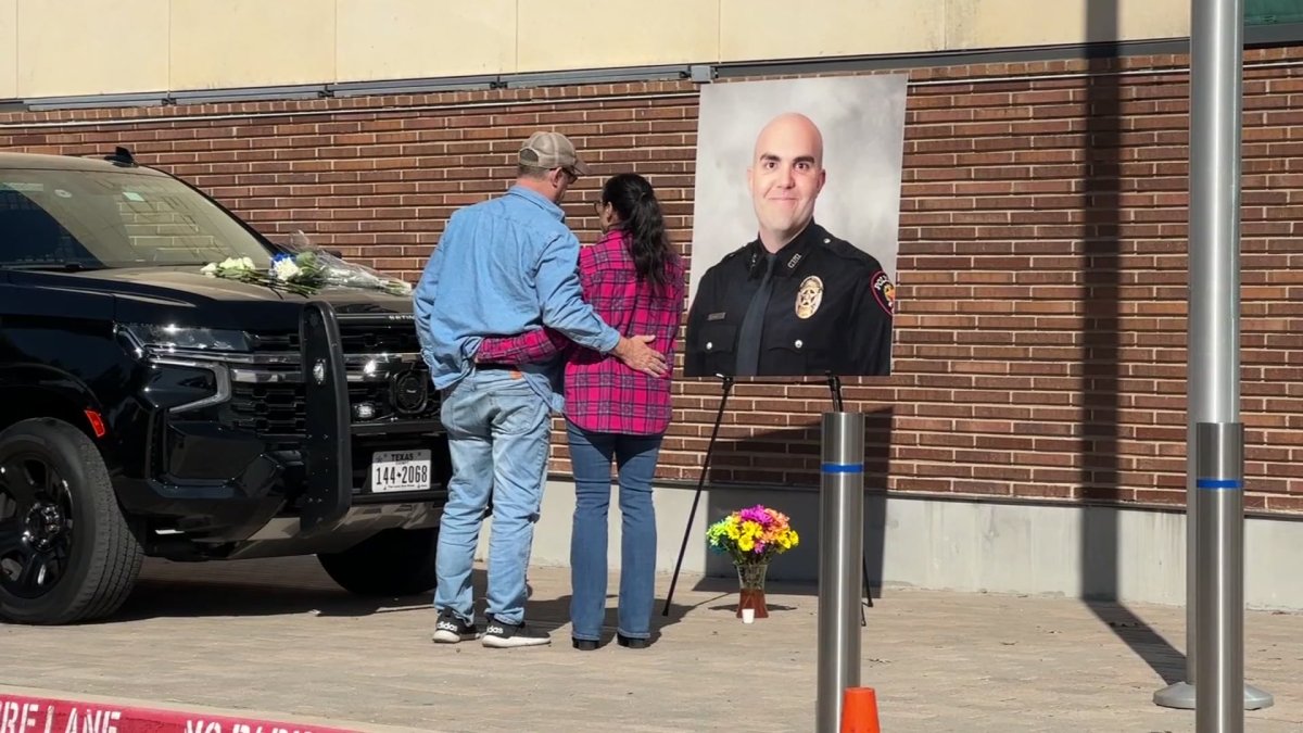 North Texas Community Rocked By Officer's Tragic Death – NBC 5 Dallas-Fort Worth - Vimarsana News