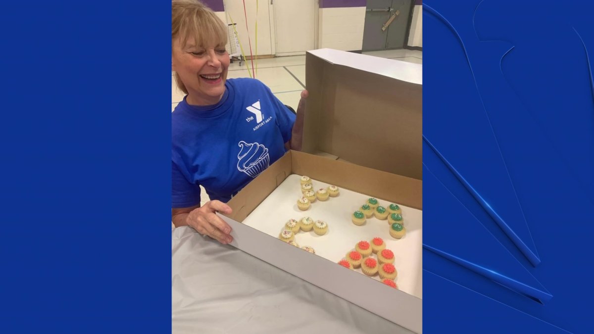 HurstEulessBedford Mayors Have Cupcake Eating Contest NBC 5 Dallas