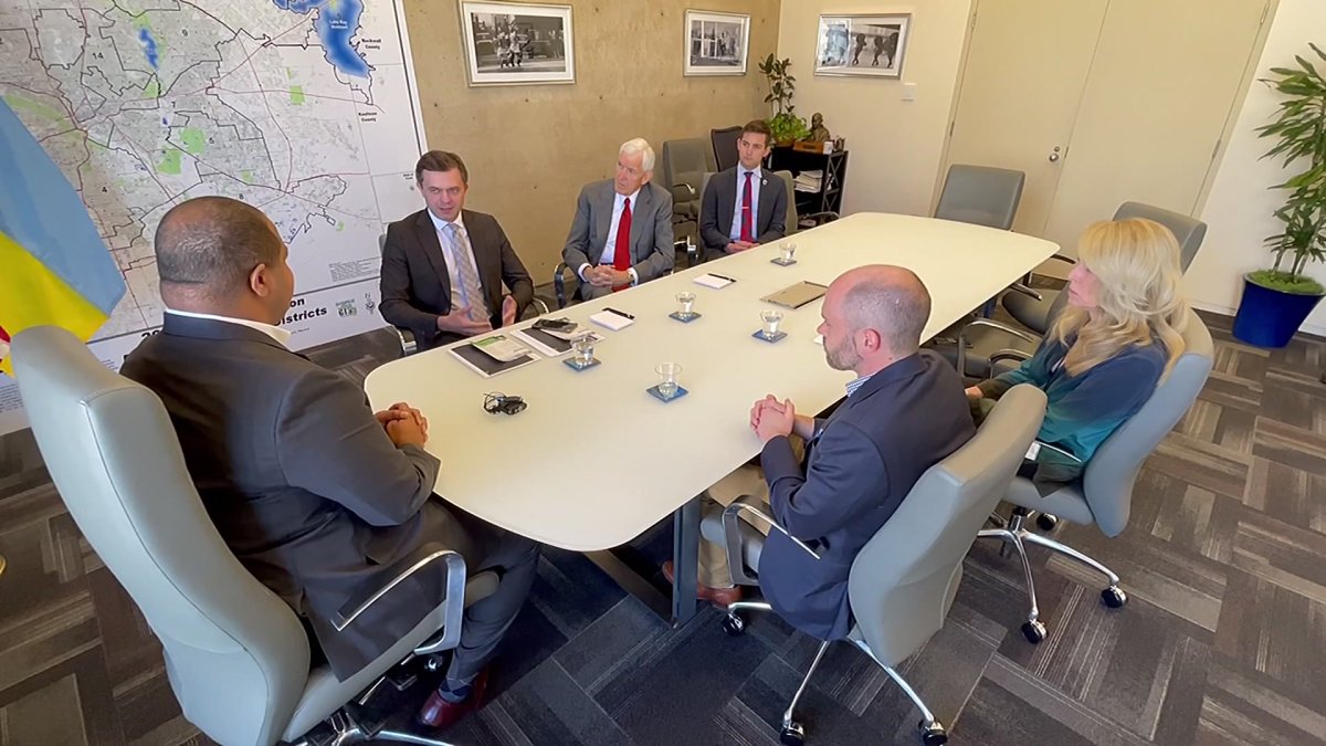 Former Dallas Mayor and Ukrainian Journalist Call Attention to Ukraine – NBC 5 Dallas-Fort Worth - Vimarsana News