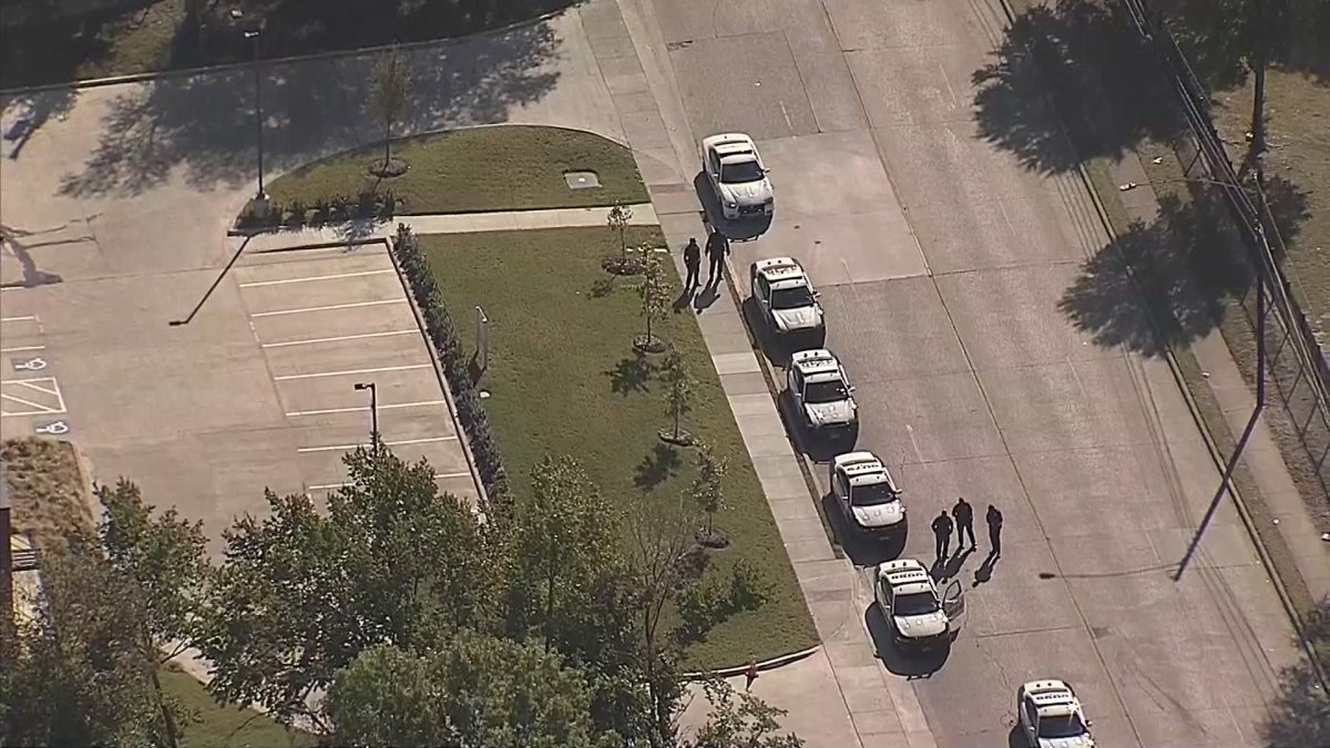 Police Investigate Shooting Near South Oak Cliff High School Nbc 5 Dallas Fort Worth 