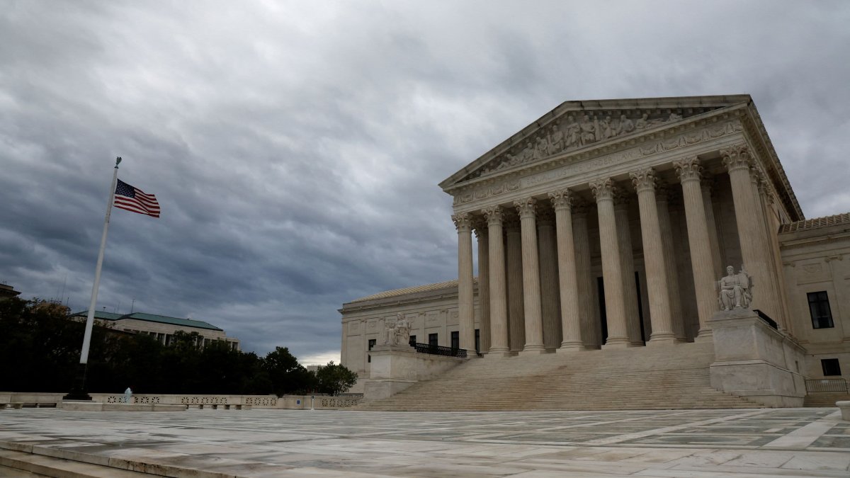 Supreme Court Decision on Immigration Enforcement Policy Could Come in Weeks – NBC 5 Dallas-Fort Worth - Vimarsana News