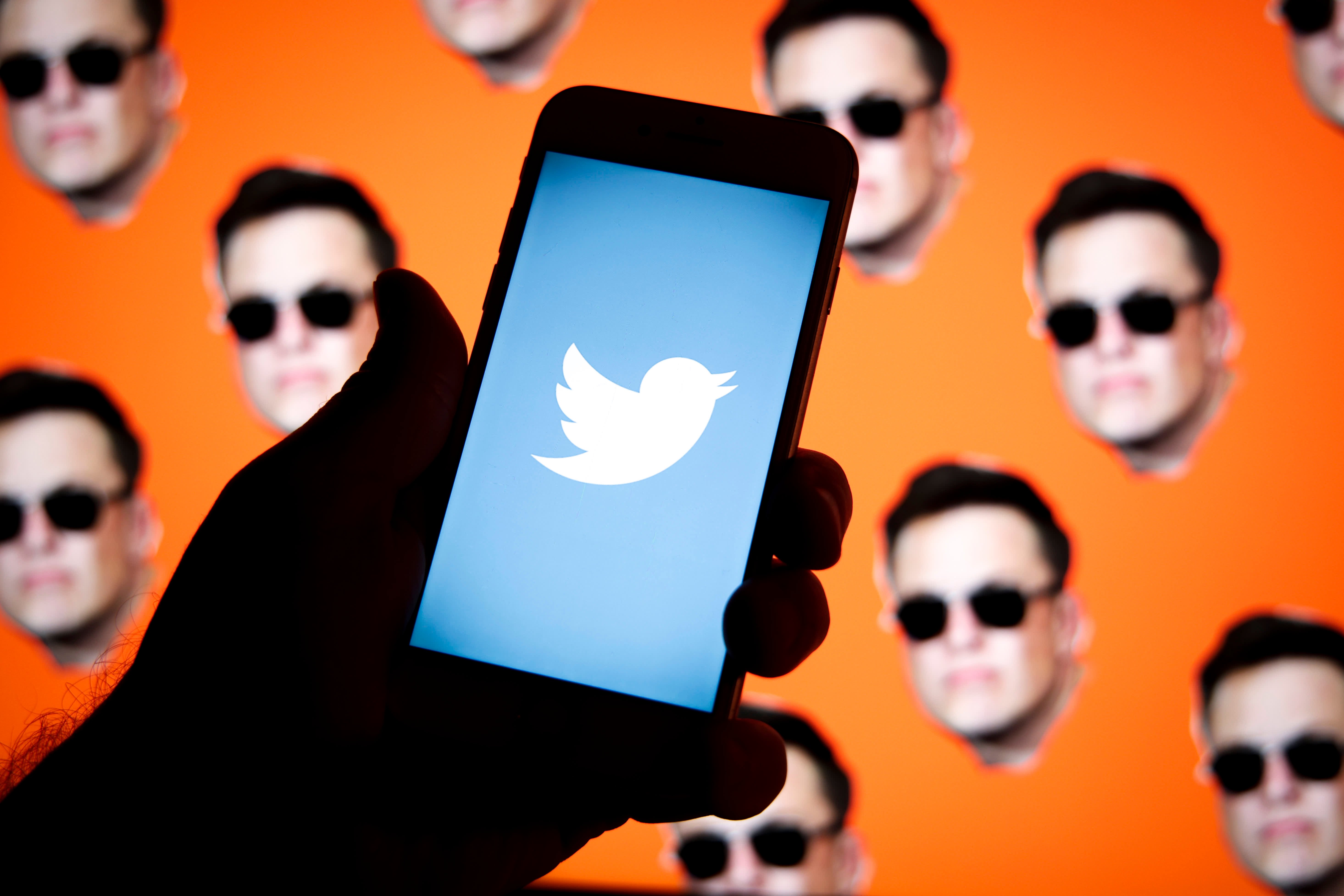 Ad Giant IPG Advises Brands to Pause Twitter Spending After Musk Takeover - Vimarsana News