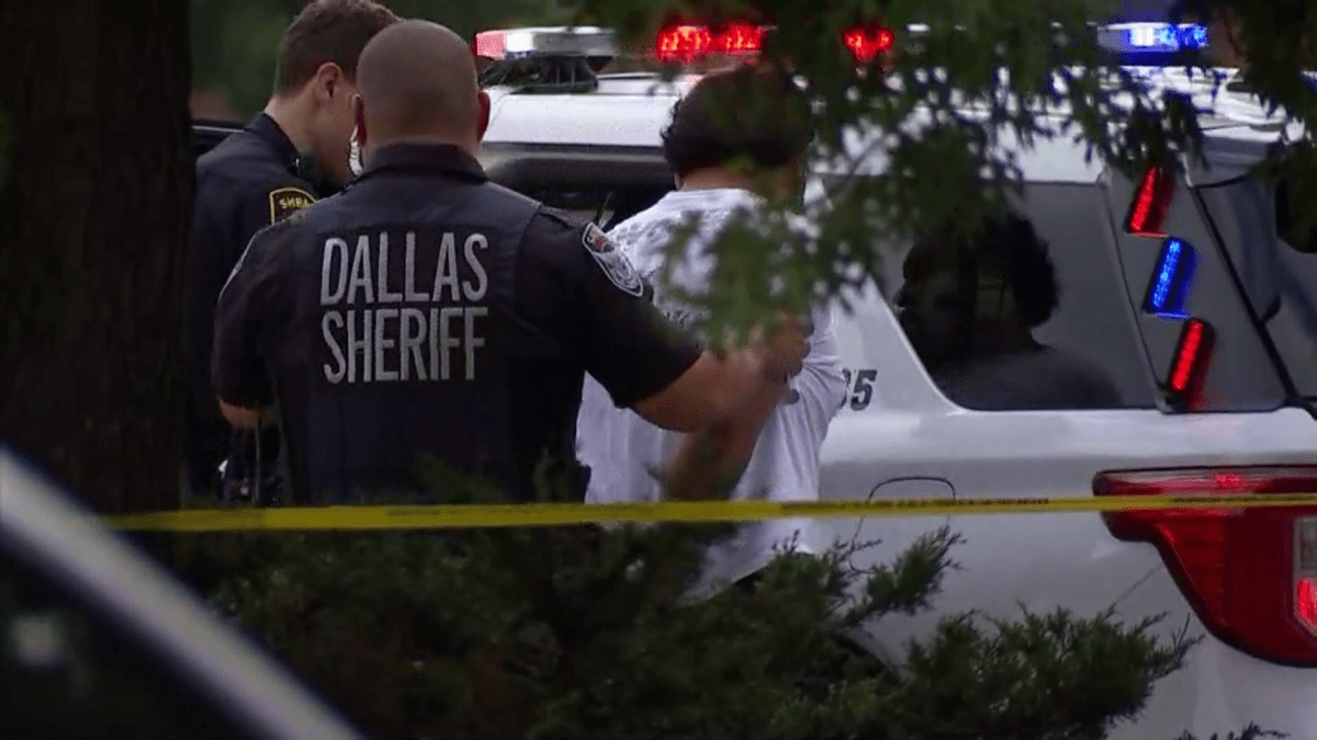 Pursuit Ends With Suspects Running Into Dallas Day Care Nbc 5 Dallas Fort Worth 6145