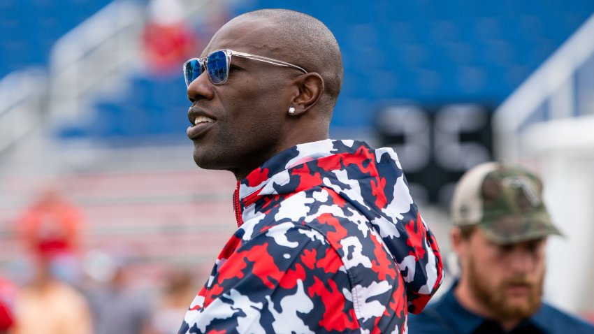 Terrell Owens Reportedly Ending His Retirement And Returning To Football