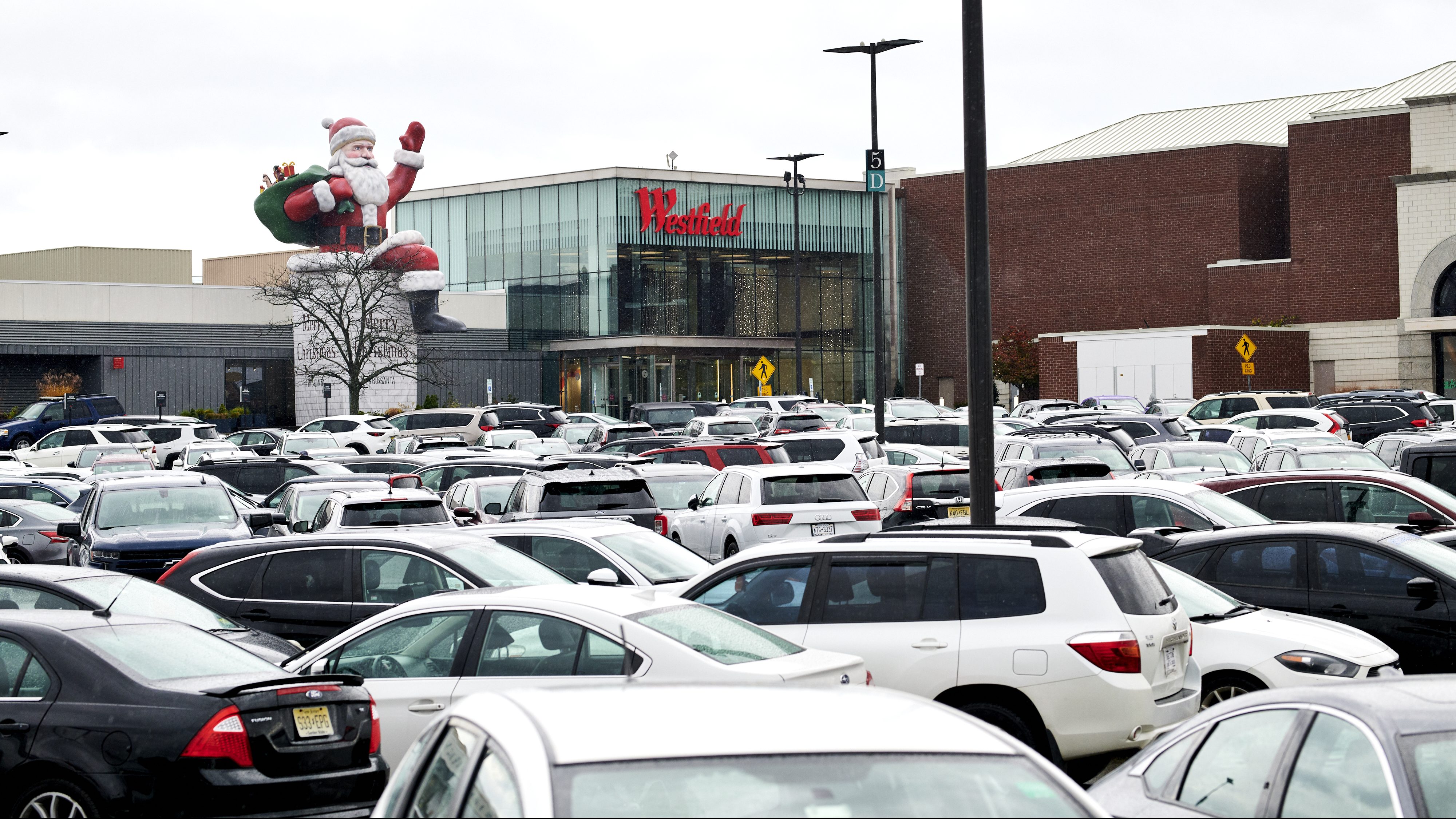 Shoppers walk through the Westfield Garden State Plaza mall on Black  News Photo - Getty Images