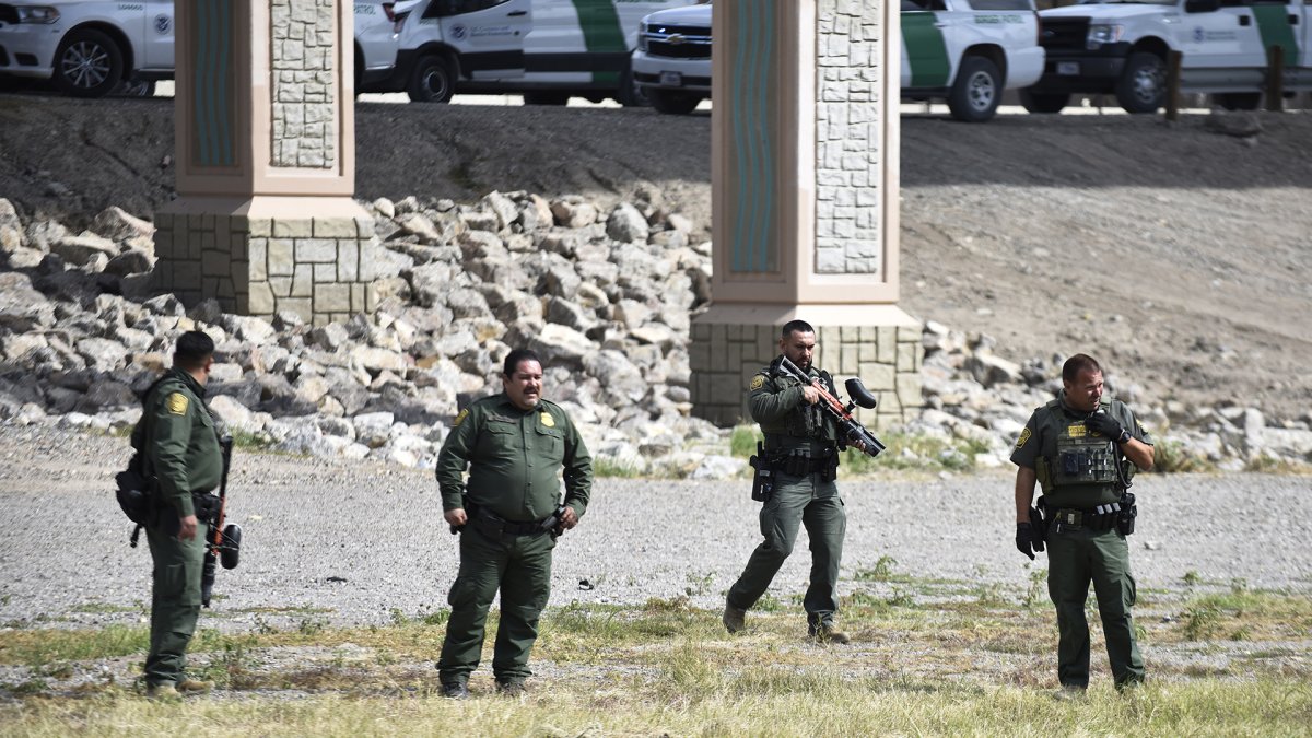 Border Patrol Launches Pepper Balls at Group Crossing Rio Grande – NBC ...