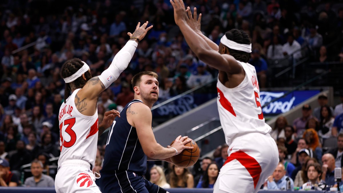 Mavericks snap Raptors' six-game win streak