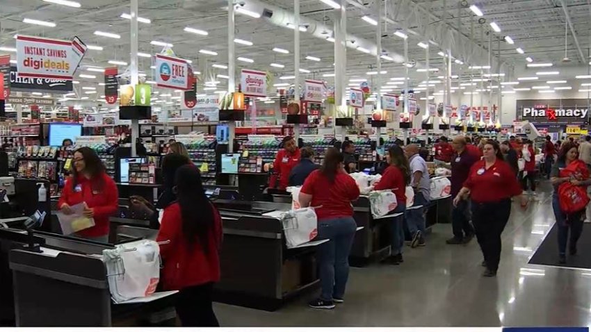 Plano's First H-E-B Opens to a Line of Shoppers