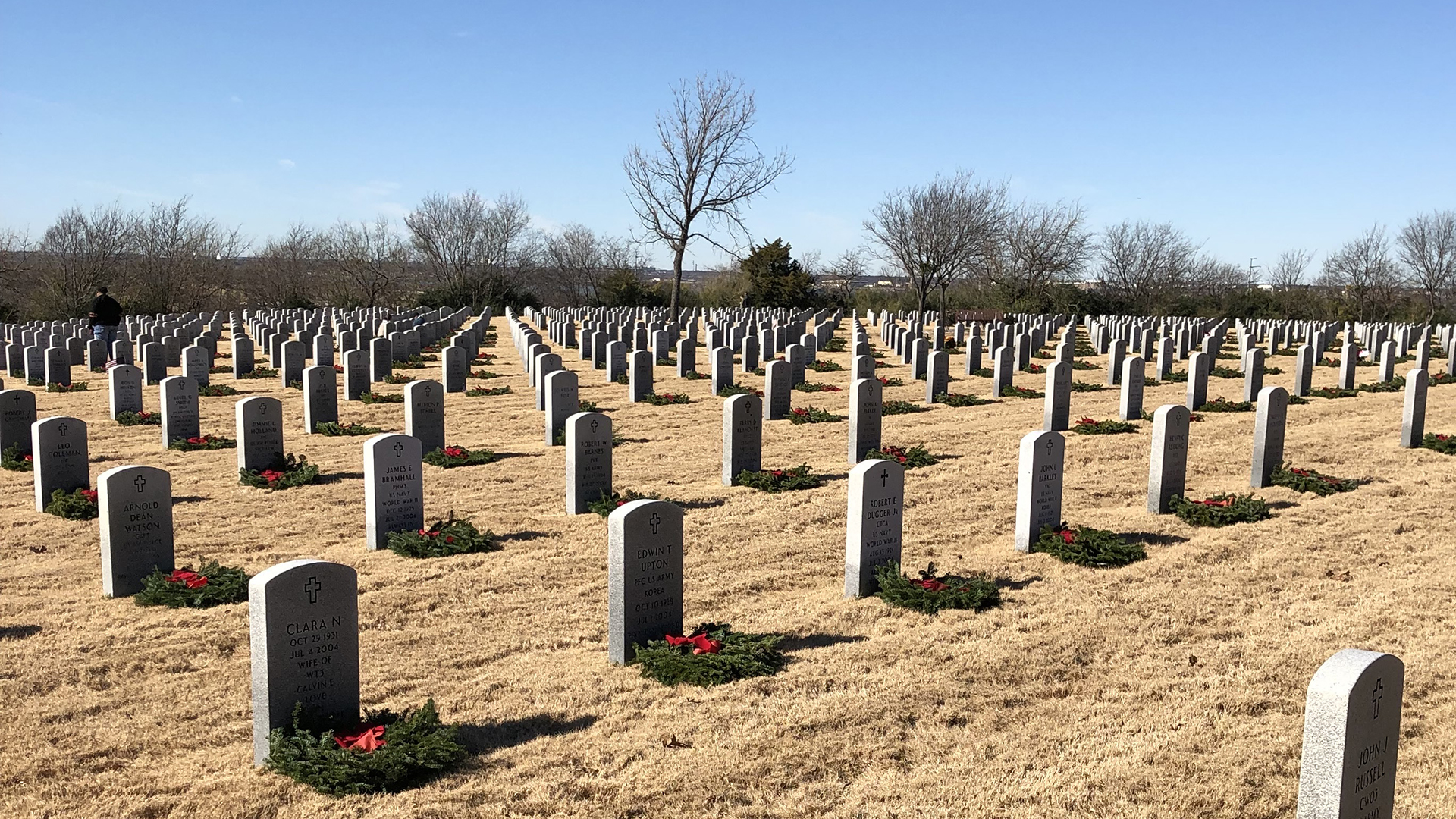Help us make sure every headstone at DFW National Cemetery has a wreath