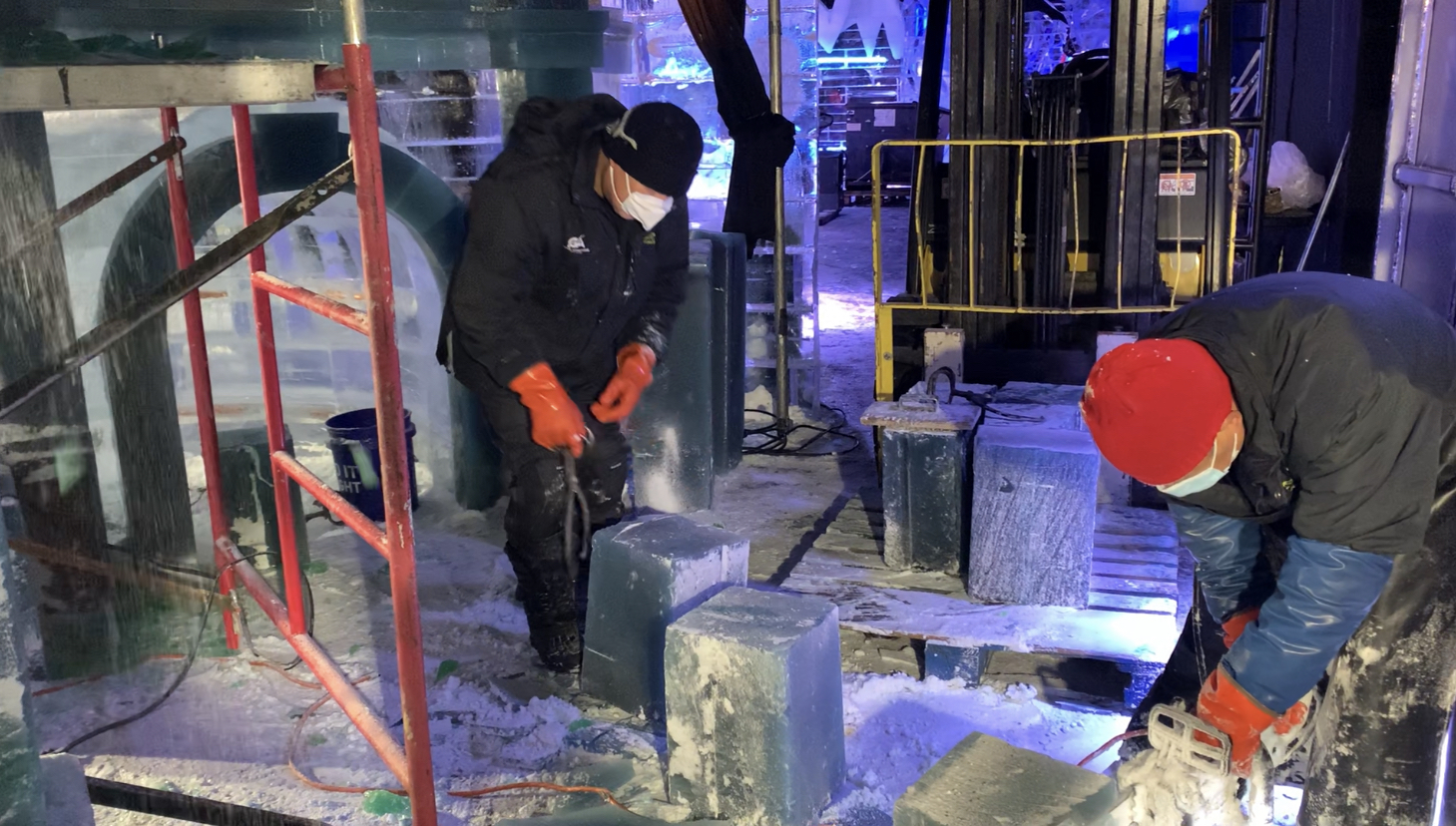The Talent Behind the Ice Sculptures At The Gaylord Texan