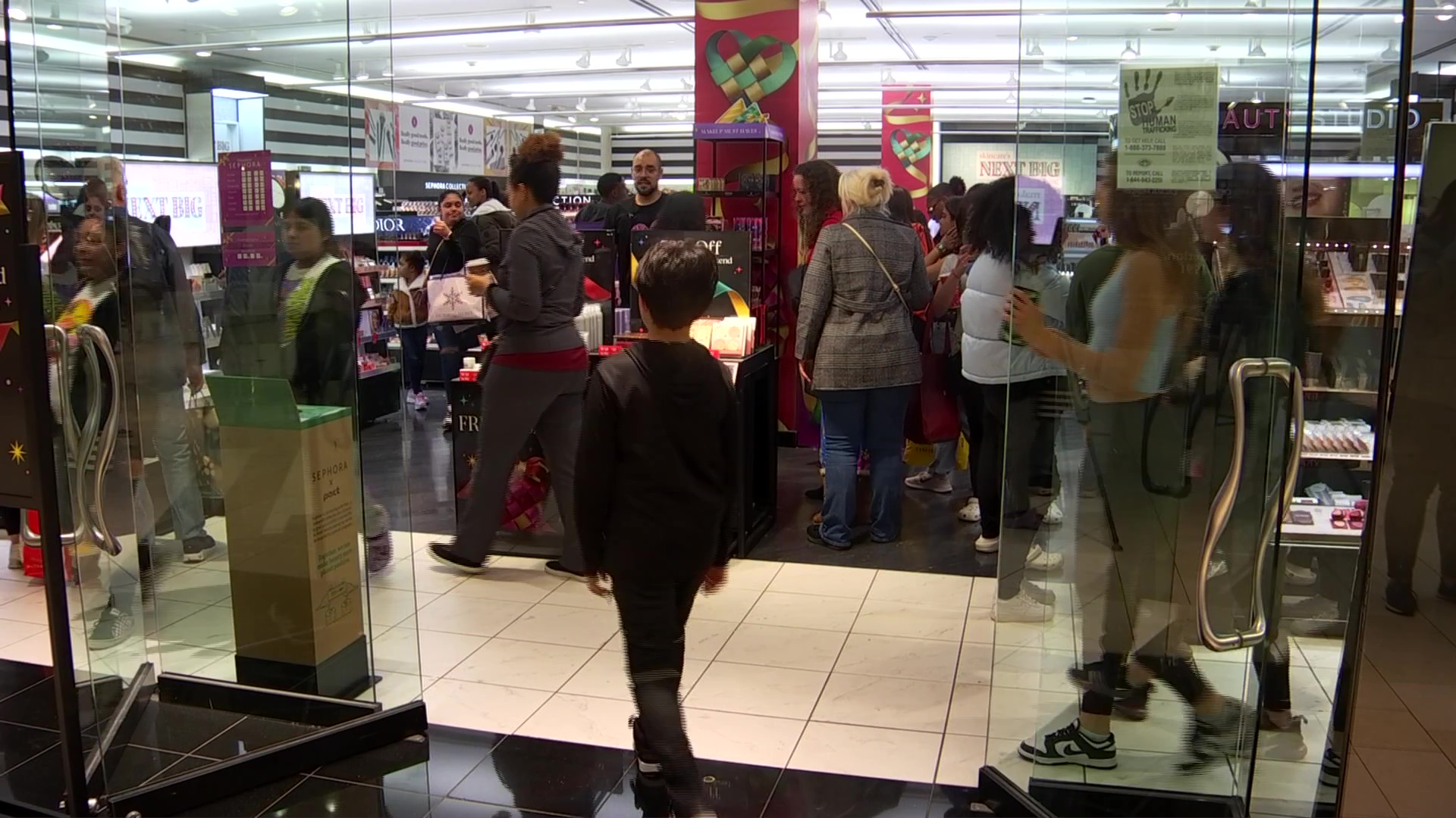 Black Friday Retailers Offer Experiences to Compliment Gift Buying