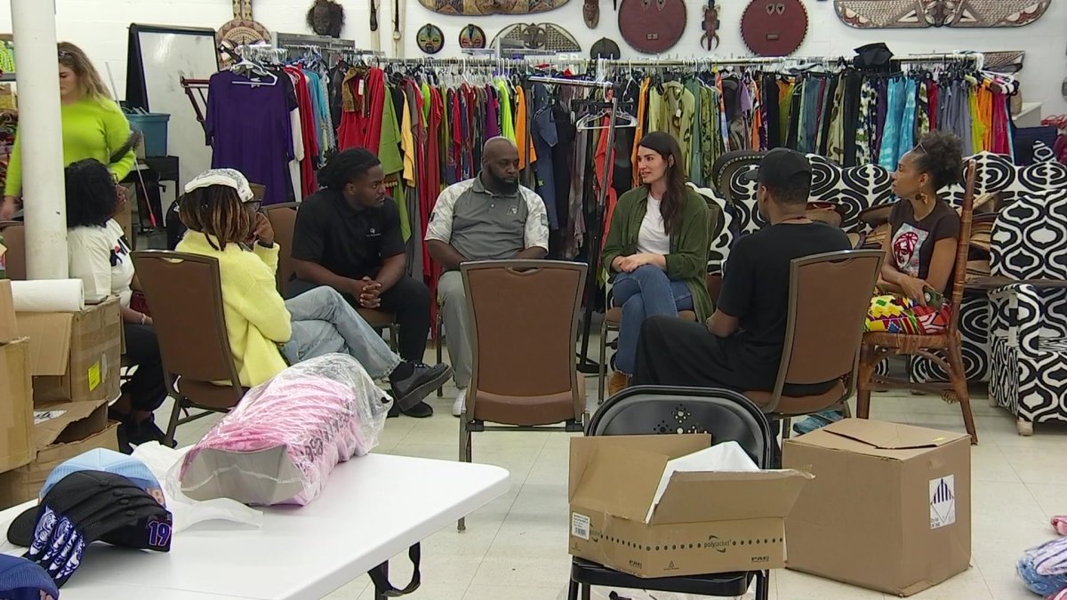 Donors Support Dallas Store's Mission to Fight Hunger After Fridge Theft - Vimarsana News