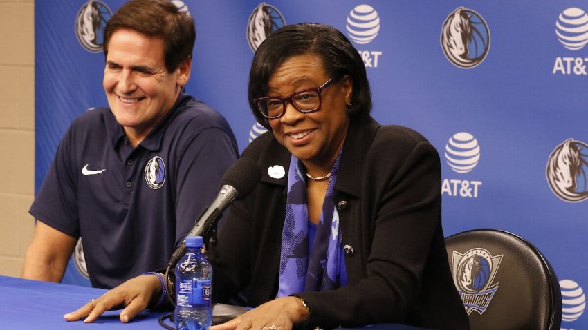 Cynt Marshall and Mark Cuban at a Dallas Mavericks press conference