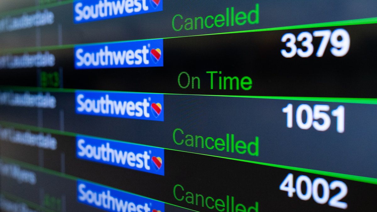 Southwest Cuts Another 2,300 Flights Thursday NBC 5 DallasFort Worth