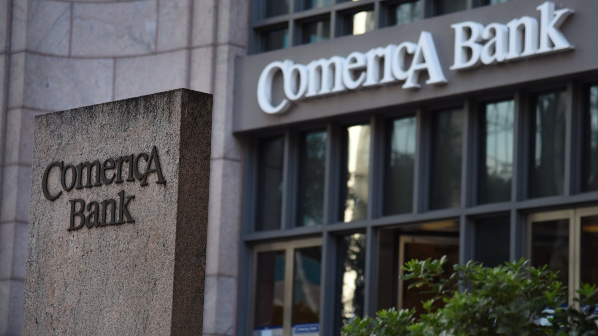 Comerica Bank Employee Pleads Guilty to Embezzlement