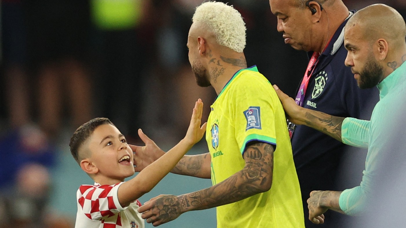 Croatia's Ivan Perisic celebrates with his family after his side