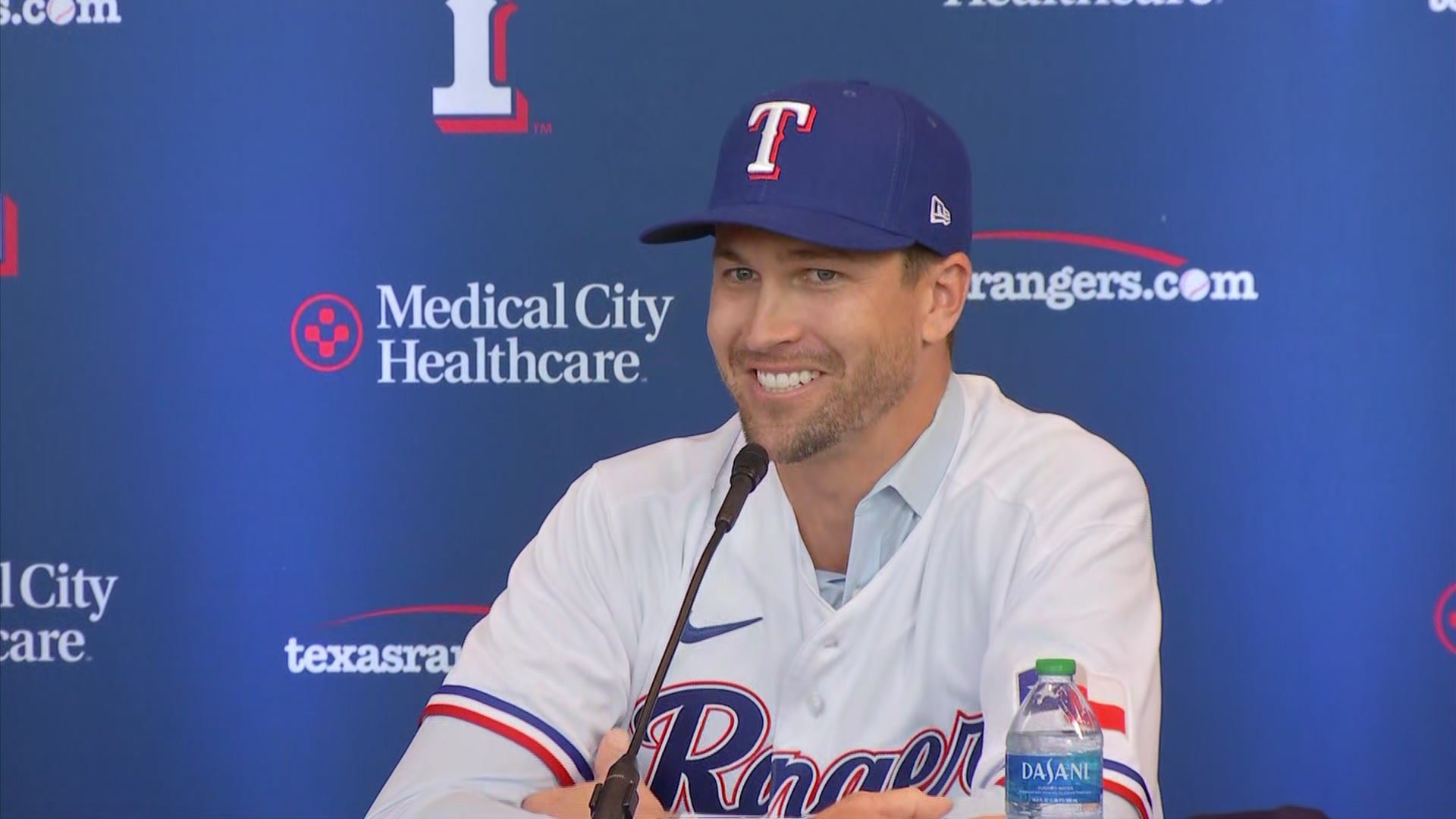 Rangers' deGrom reaches 2,000 strikeouts in 2nd-fewest games and innings pitched