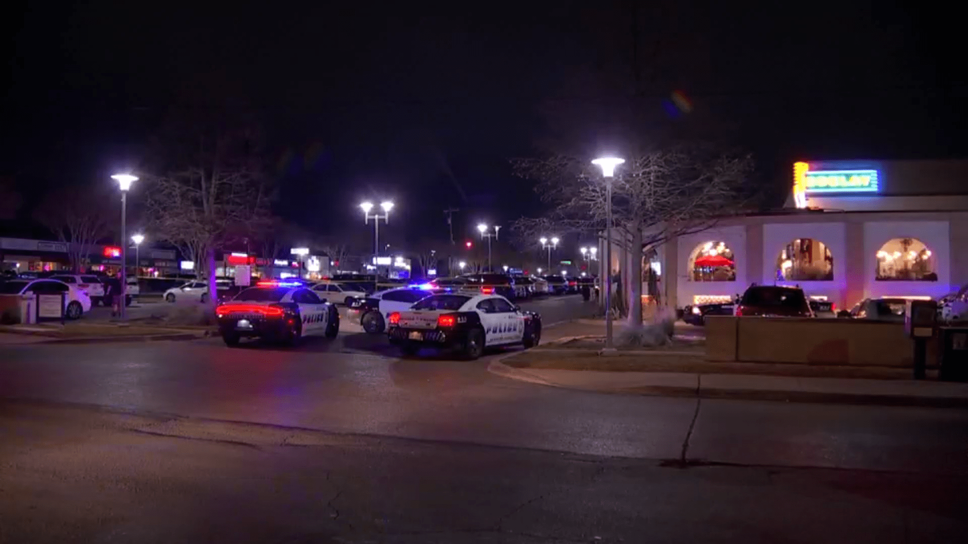 Police: Gunfire at VA mall; no one shot, but 3 hurt fleeing