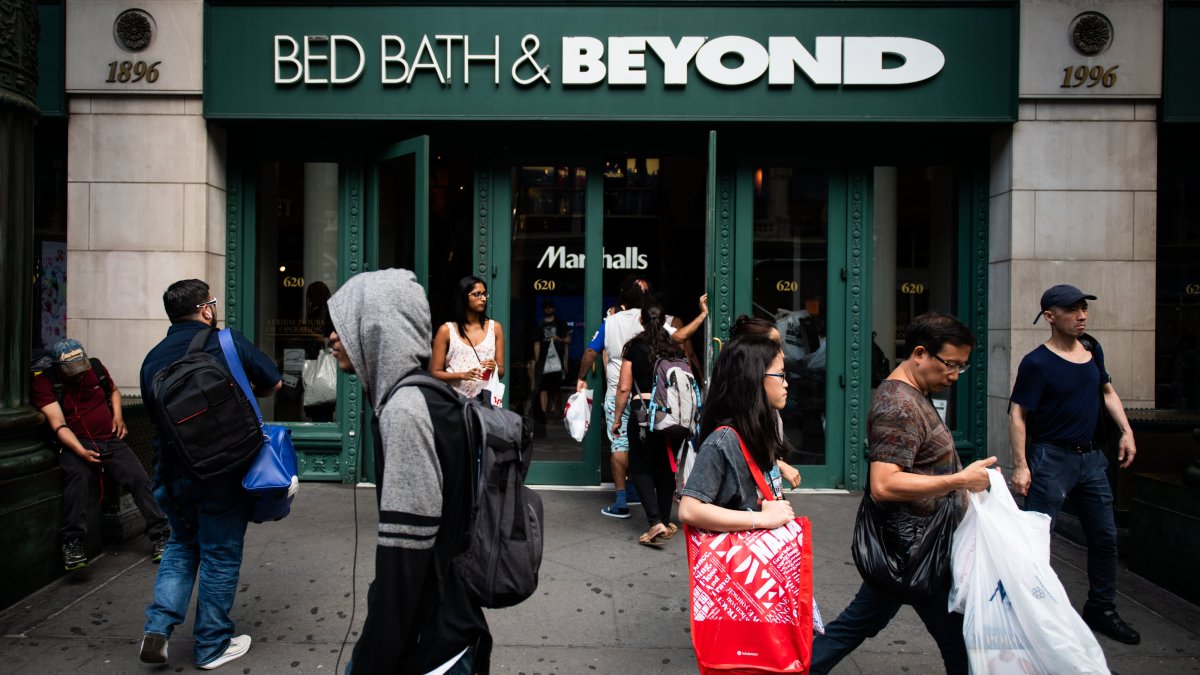 Stocks Making the Biggest Moves Midday: Bed Bath & Beyond, Tesla, Expedia and More - Vimarsana News