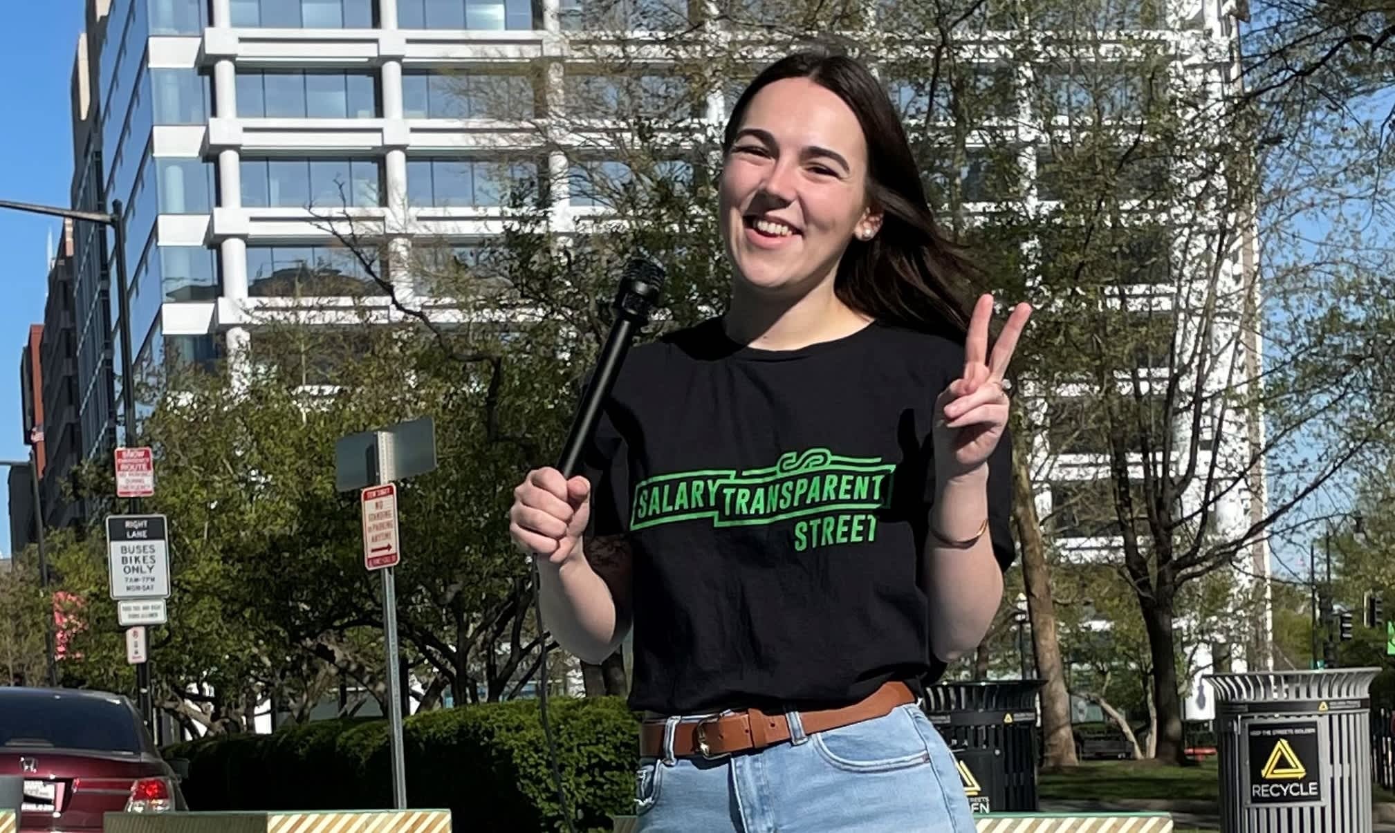 This 26-Year-Old Quit Her Job to Ask Strangers How Much Money They Make — Now She's Scoring 6-Figure Brand Deals - Vimarsana News