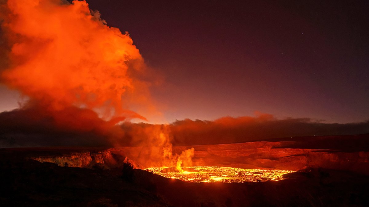 Photos Show Spectacular Moments of Kilauea Volcano Erupting – NBC 5 Dallas-Fort Worth - Vimarsana News