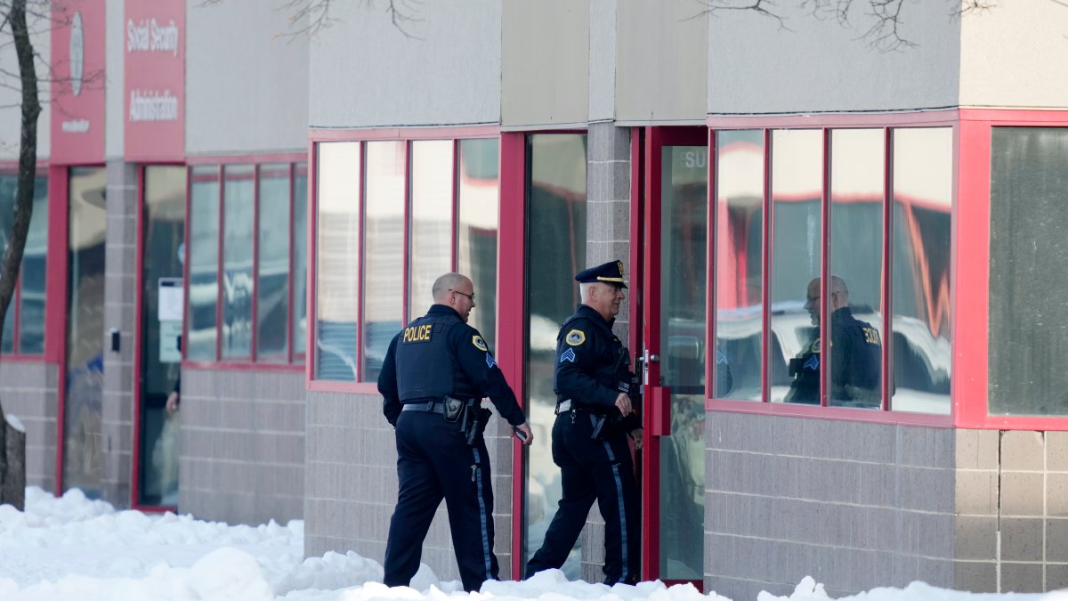 Two Students Dead, Teacher Hurt in Iowa School Program Shooting – NBC 5 Dallas-Fort Worth - Vimarsana News