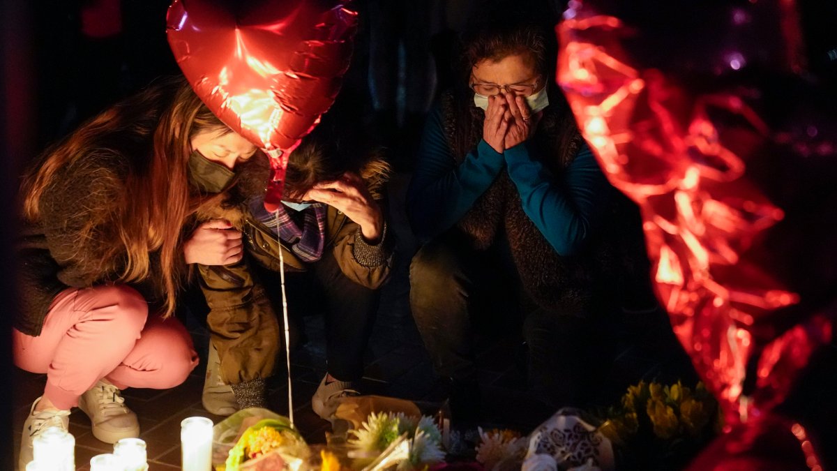 Are Americans Giving Up in the Battle Against Gun Violence? – NBC 5 Dallas-Fort Worth - Vimarsana News
