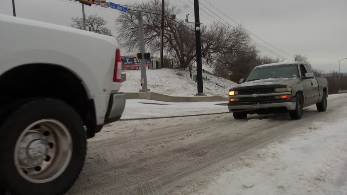 Arlington Residents Attempt to Navigate Icy Roads – NBC 5 Dallas-Fort Worth