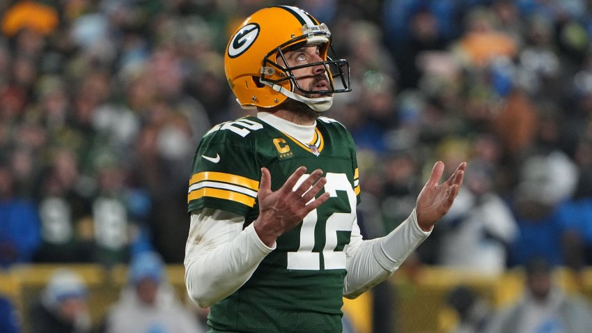 Lions stun Packers at Lambeau Field, spoiling Green Bay's playoff hopes