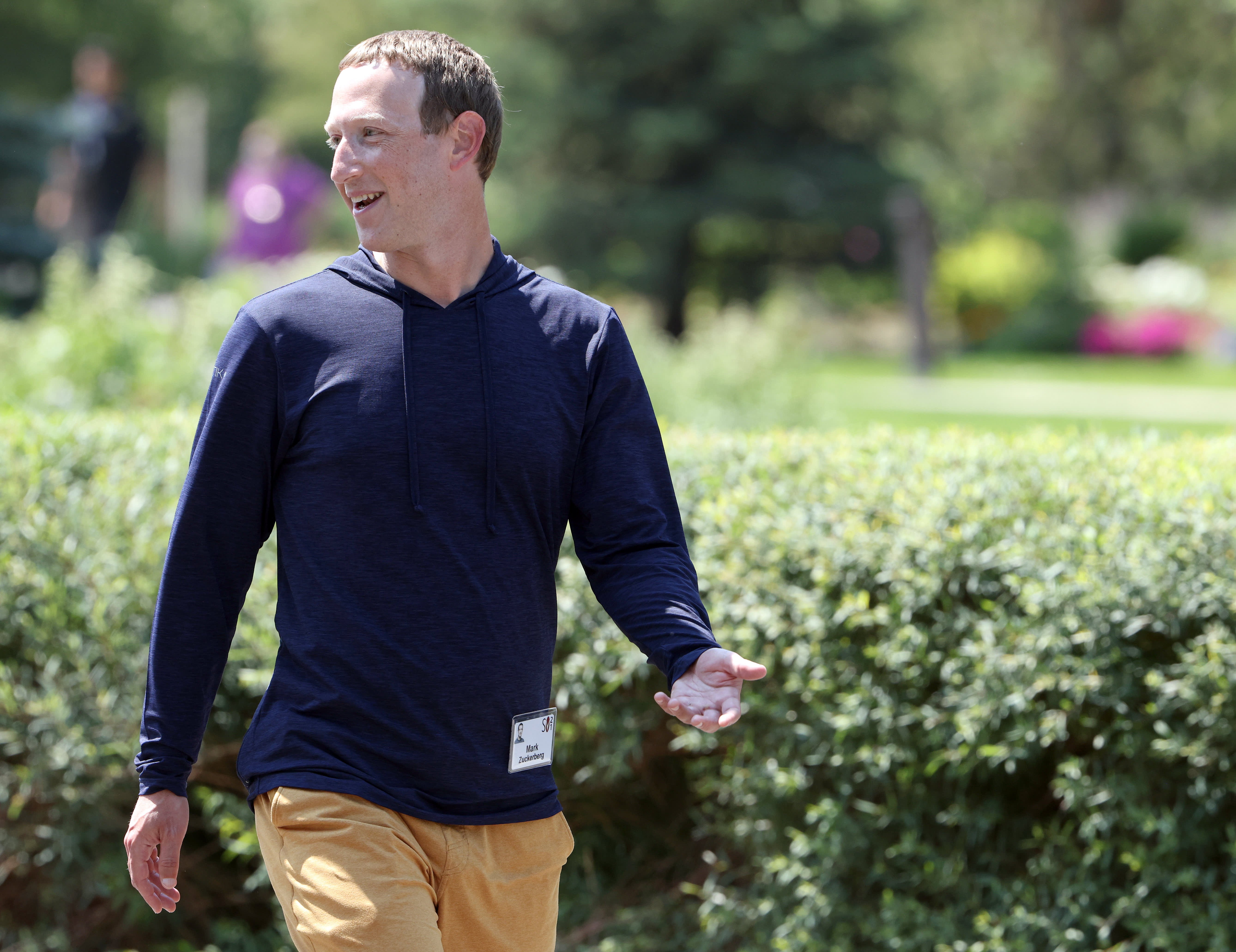 Mark Zuckerberg Announces Meta's New Large Language Model as A.I. Race Heats Up - Vimarsana News