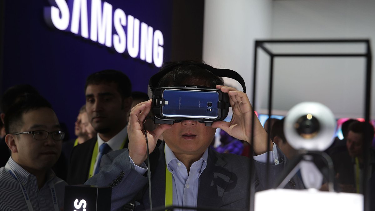 Samsung Is 'Working Out' a Roadmap for Mixed Reality Devices as Rumors of an Apple Headset Swirl – NBC 5 Dallas-Fort Worth - Vimarsana News
